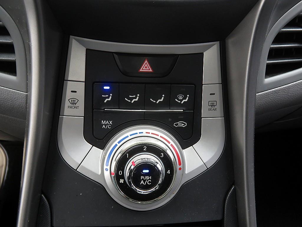 HYUNDAI Avante 2011 Blanco - Importación desde Corea - HF Imports Iquique - Foto 17