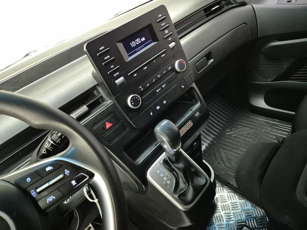 HYUNDAI Staria - Vista 10