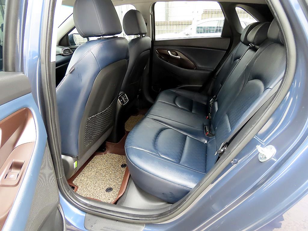 HYUNDAI i30 - Vista 6