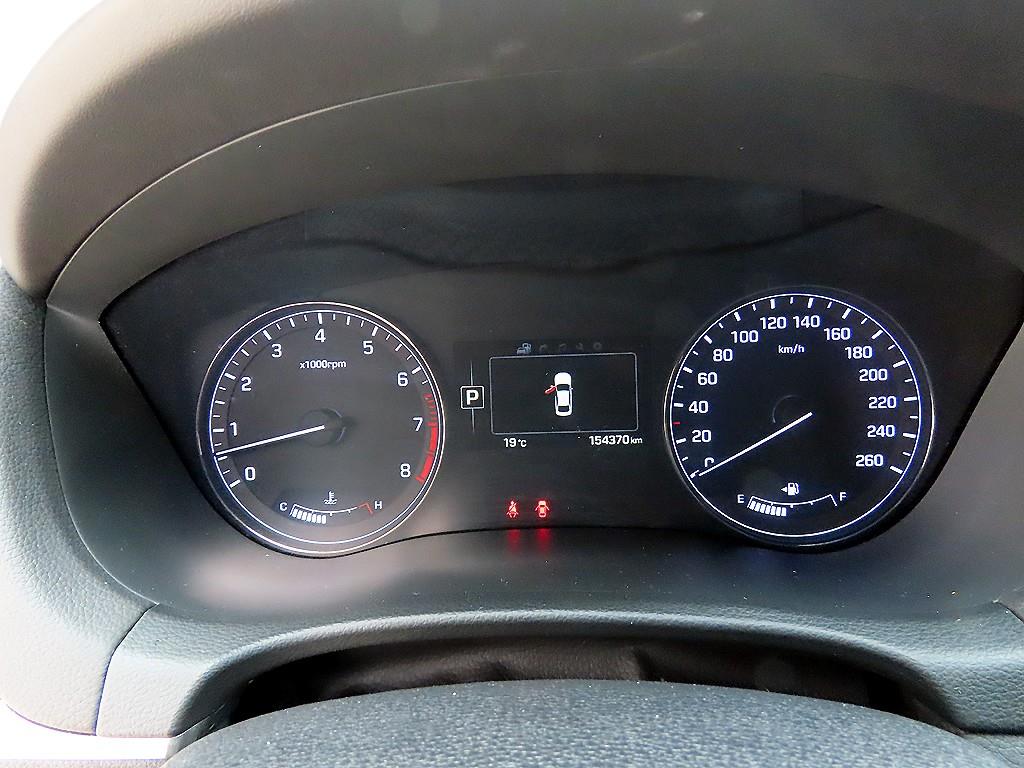 HYUNDAI Genesis - Vista 9