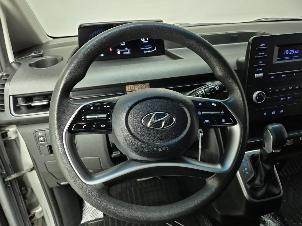 HYUNDAI Staria - Vista 9