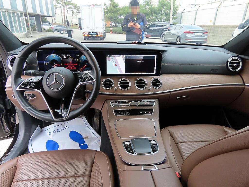 Mercedes Benz E class - Vista 7