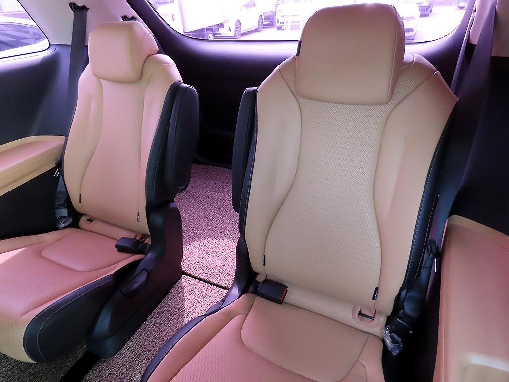 KIA Carnival - Vista 7