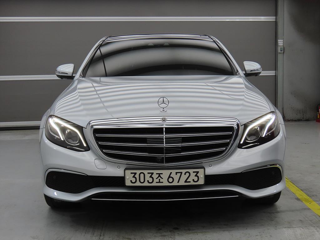 Mercedes Benz E class - Vista 2