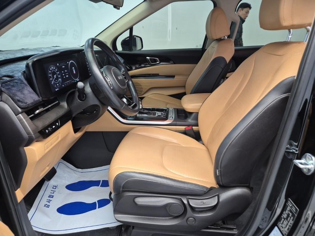 KIA Carnival - Vista 11