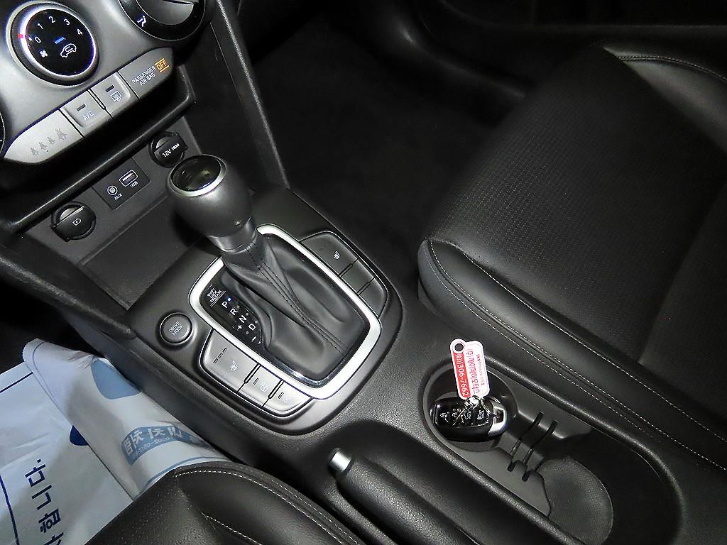 HYUNDAI Kona - Vista 12