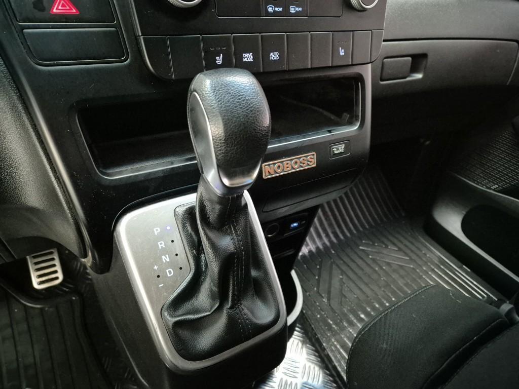 HYUNDAI Staria - Vista 8