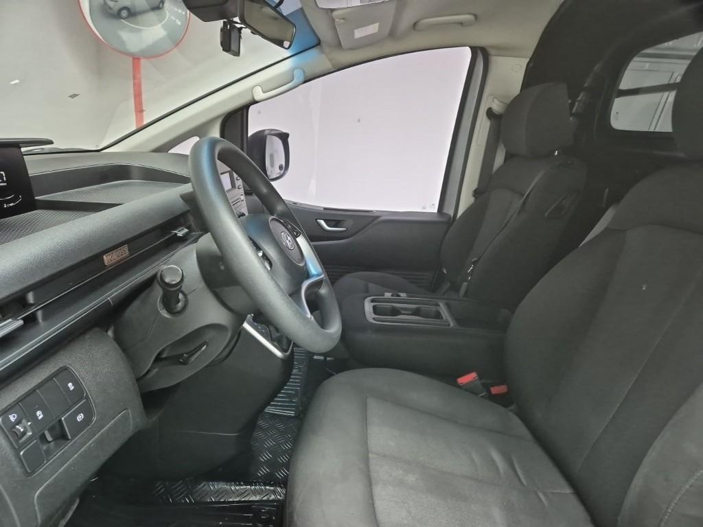 HYUNDAI Staria - Vista 11