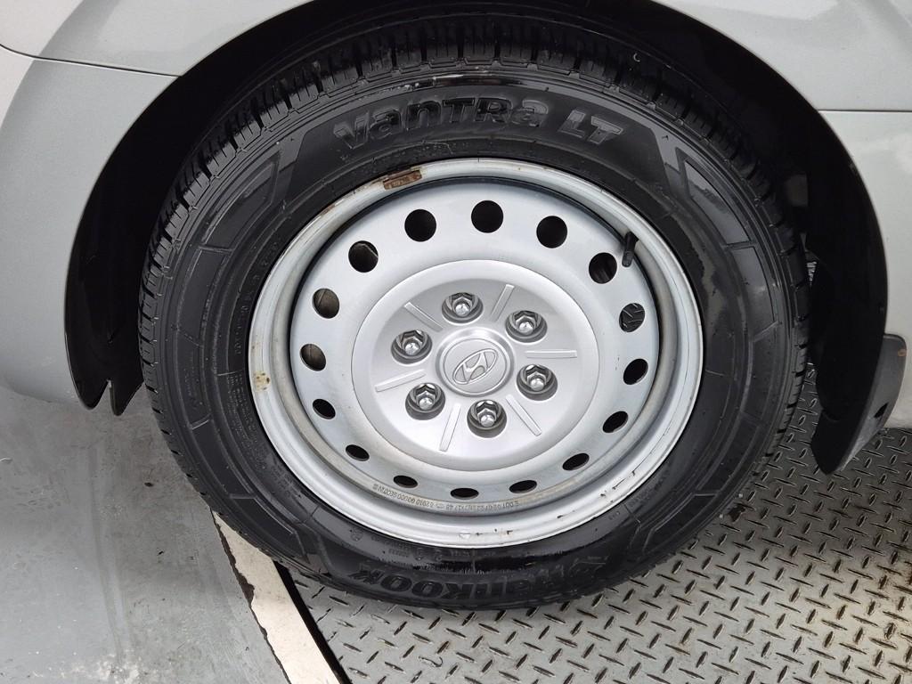 HYUNDAI Staria 2022 Plateado - Importación desde Corea - HF Imports Iquique - Foto 17