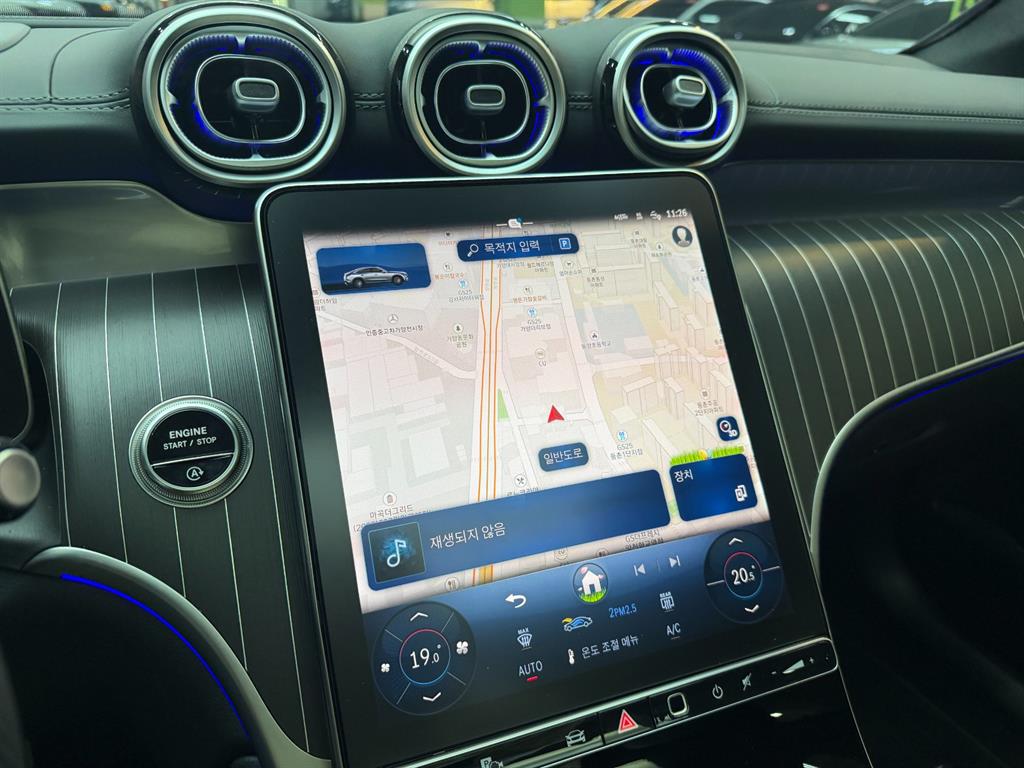 Mercedes Benz GLC Class - Vista 11