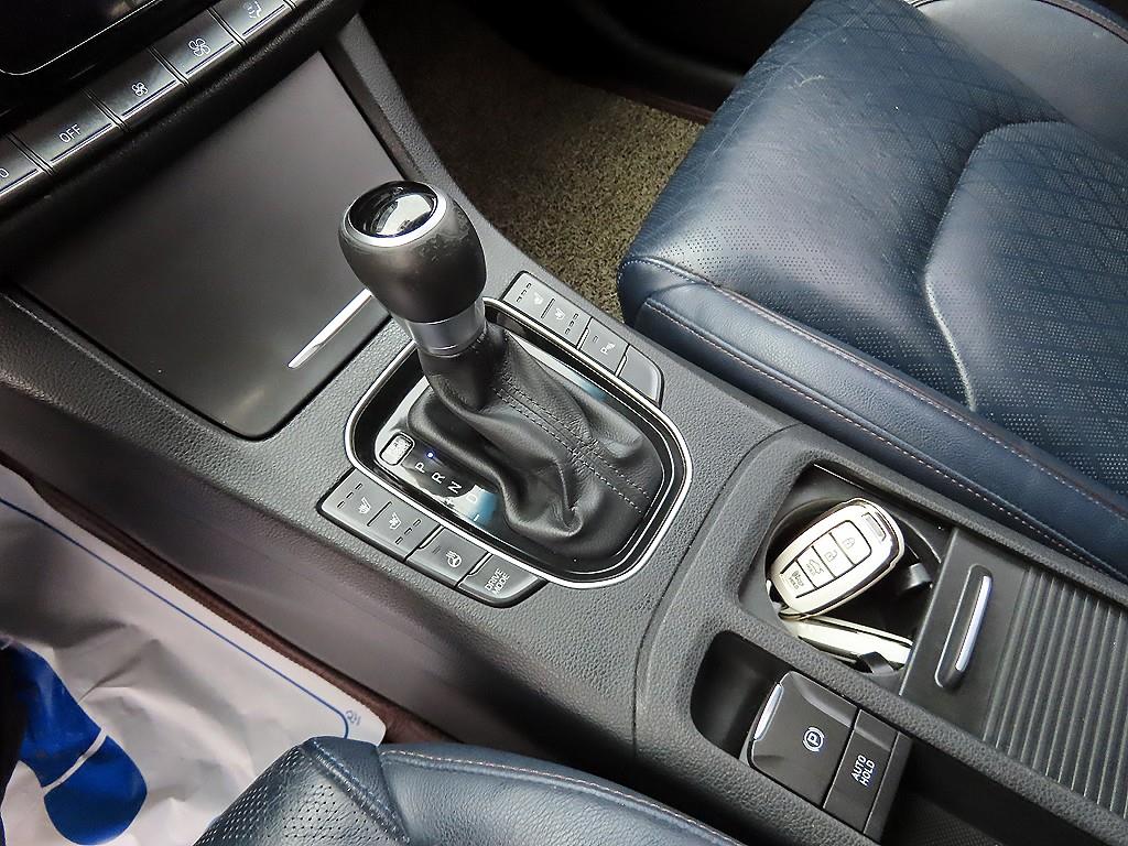 HYUNDAI i30 - Vista 10