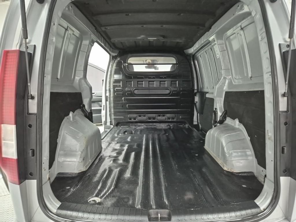 HYUNDAI Staria 2022 Plateado - Importación desde Corea - HF Imports Iquique - Foto 16