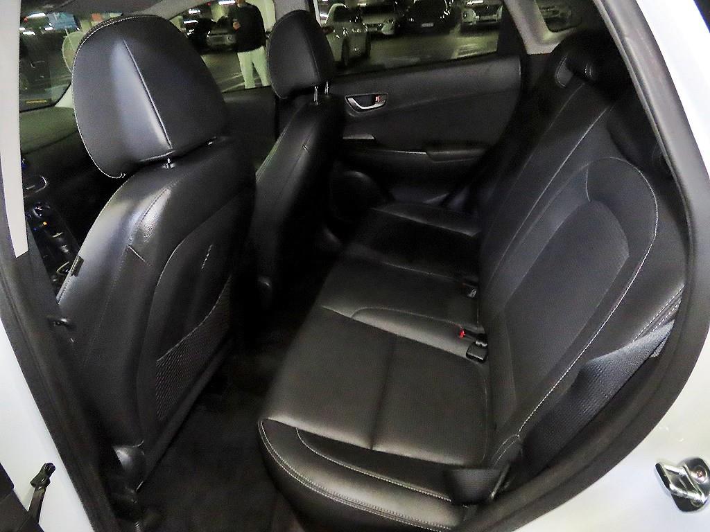 HYUNDAI Kona - Vista 7