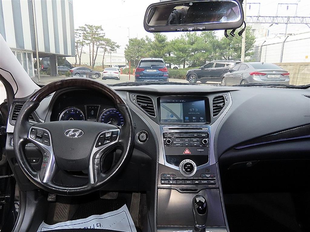 HYUNDAI Grandeur - Vista 7