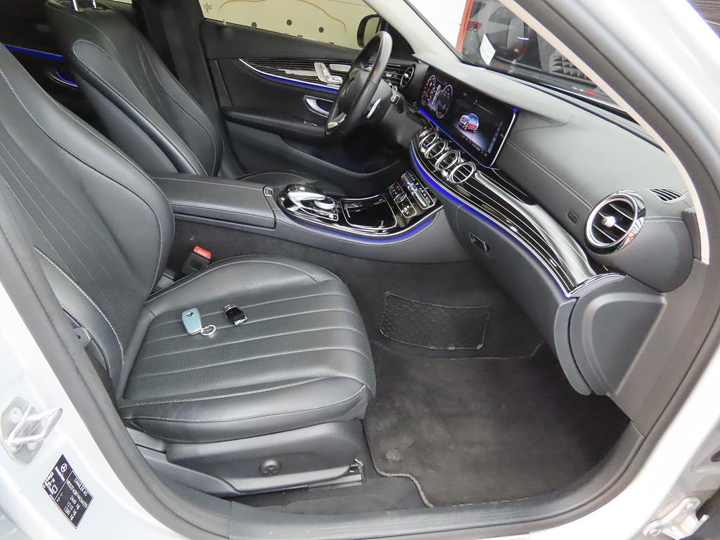 Mercedes Benz E class - Vista 8