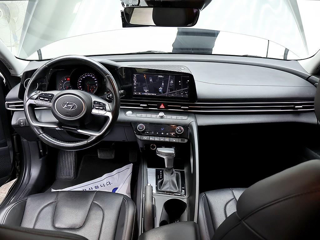 HYUNDAI Avante - Vista 9