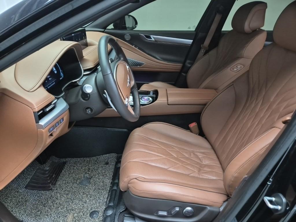 Genesis G80 - Vista 10