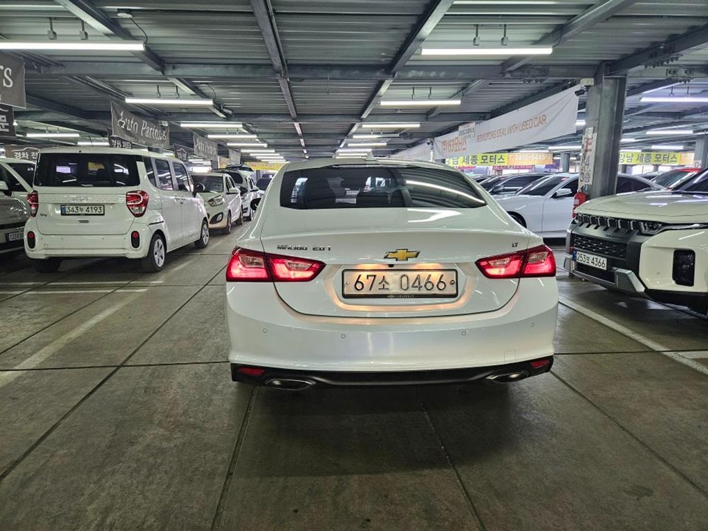 Chevrolet Malibu - Vista 3