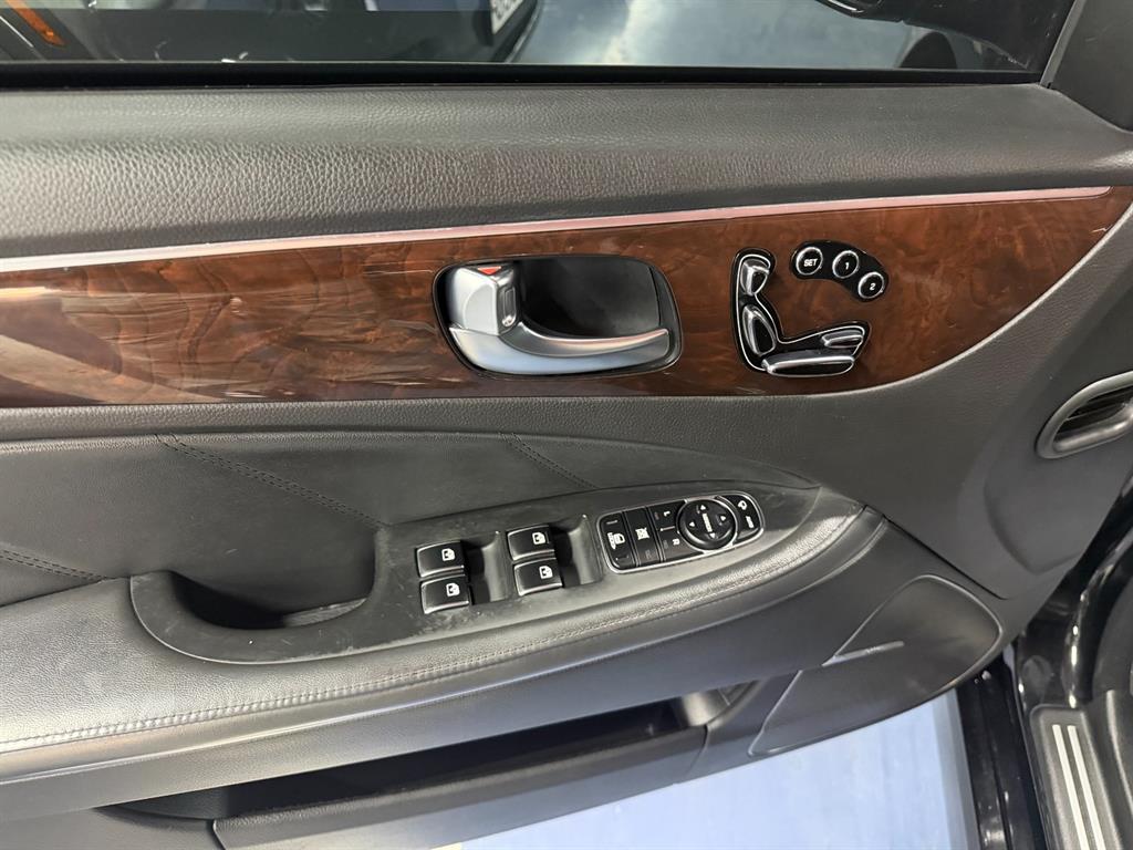 HYUNDAI Equus - Vista 11