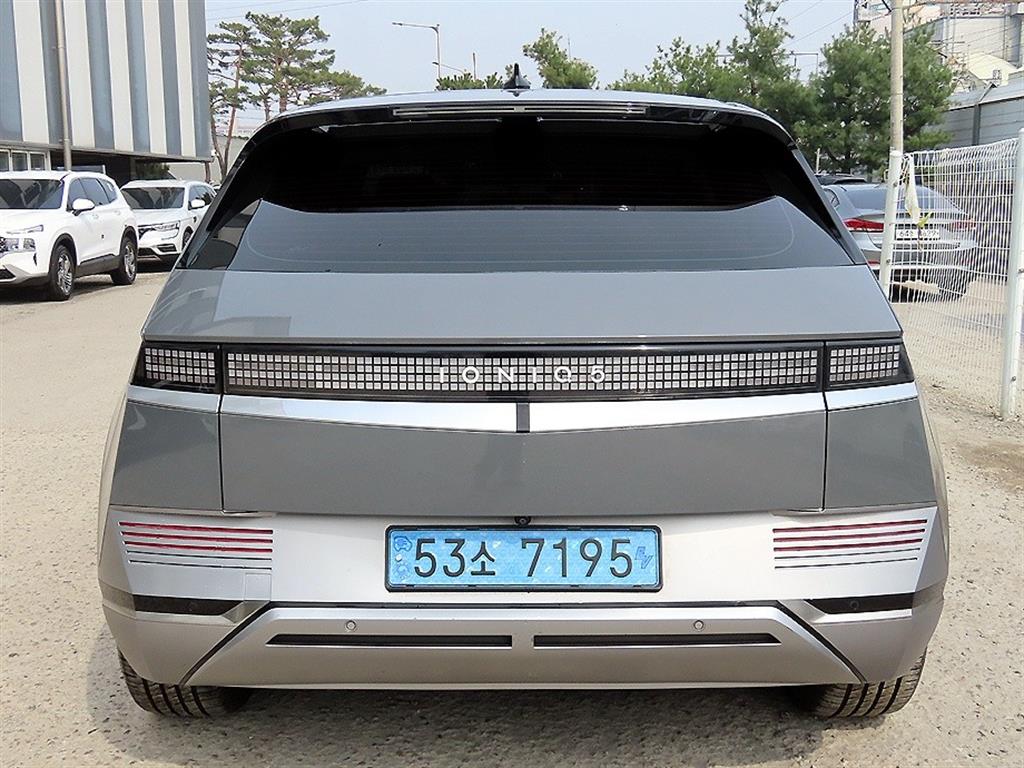 HYUNDAI Ioniq 5 - Vista 4