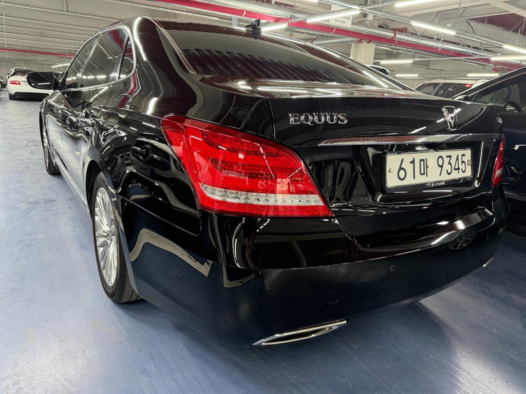 HYUNDAI Equus - Vista 4