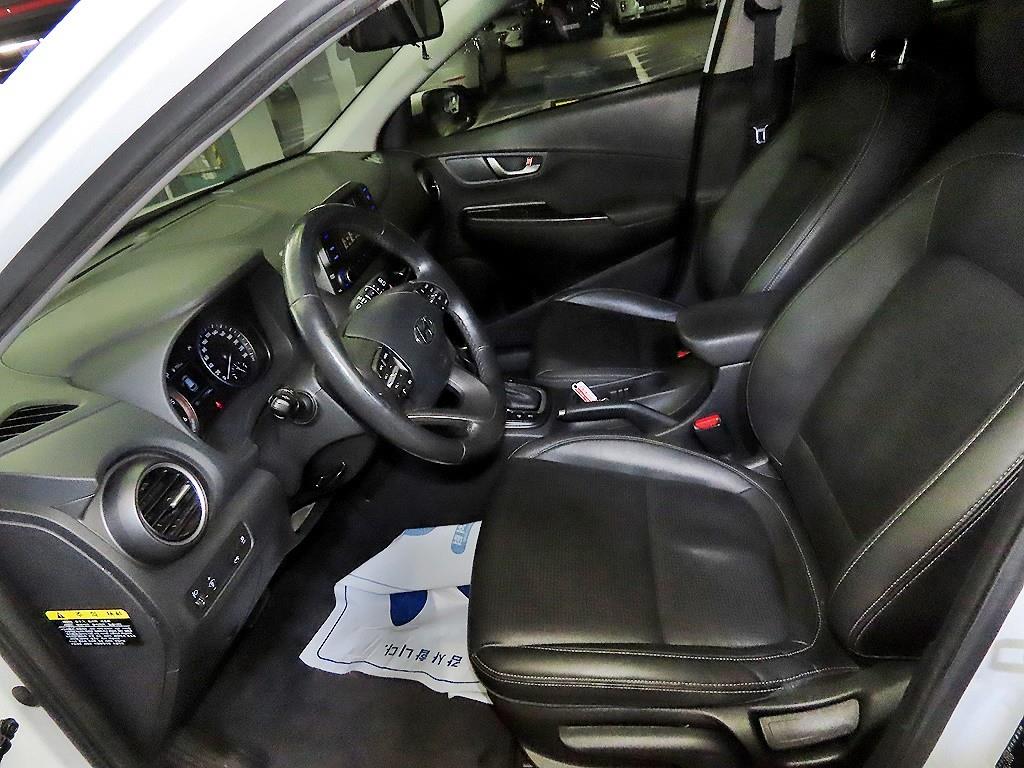 HYUNDAI Kona - Vista 6