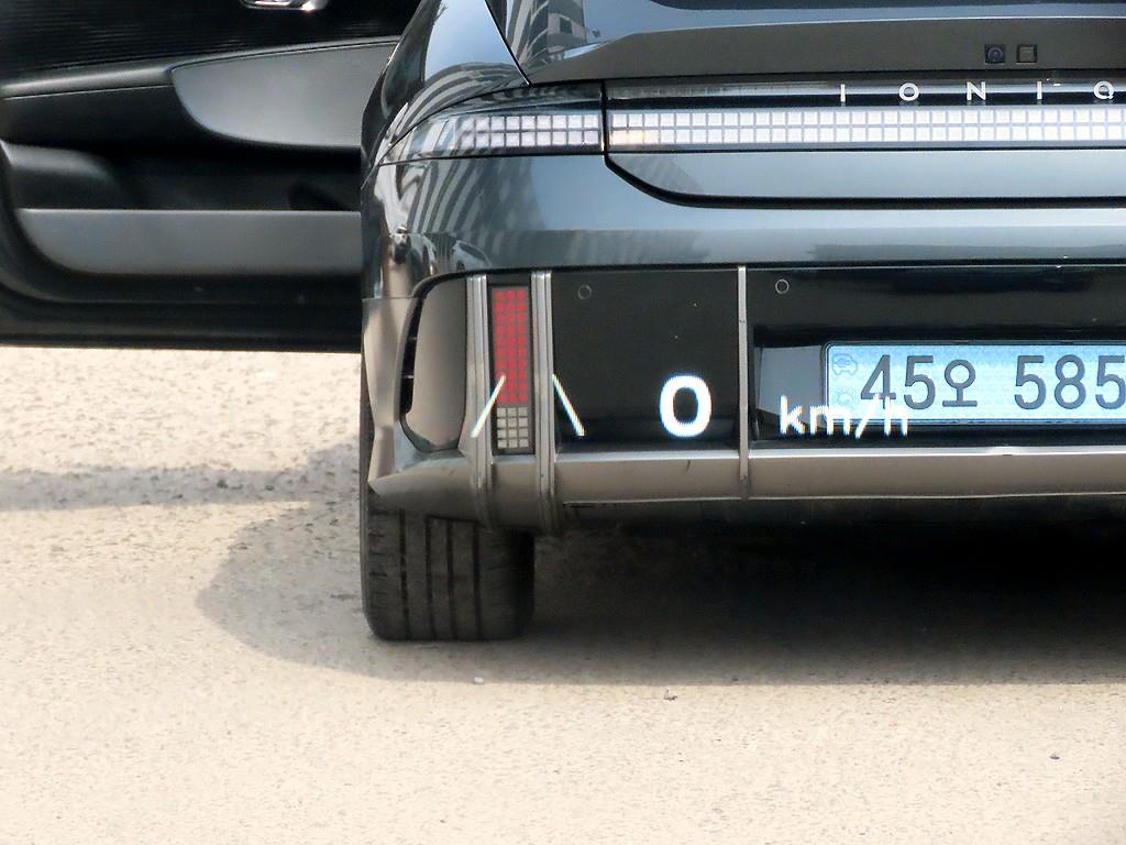 HYUNDAI Ioniq 5 - Vista 10