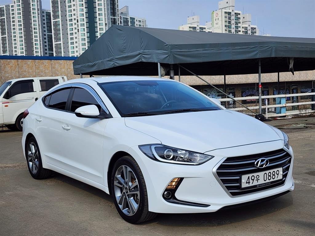 HYUNDAI Avante - Vista 2