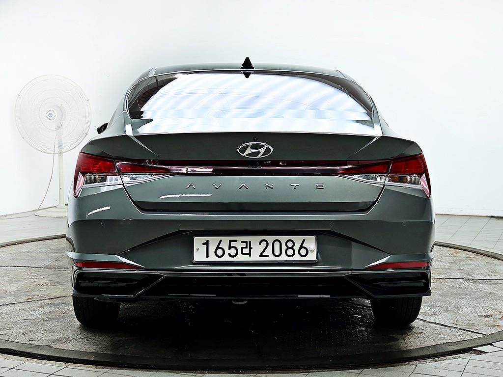 HYUNDAI Avante - Vista 5