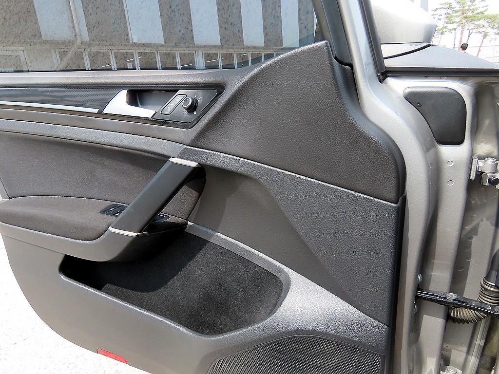 Volkswagen Golf - Vista 11