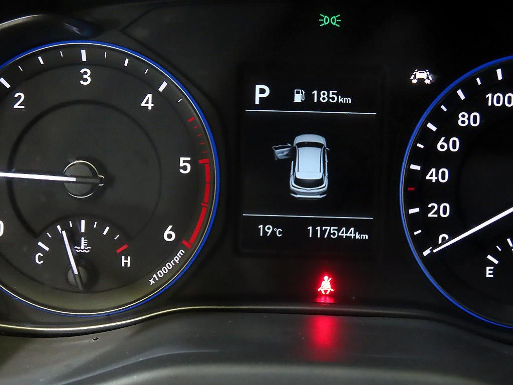 HYUNDAI Kona - Vista 9