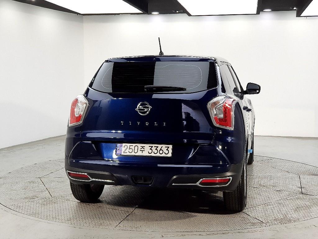 Ssangyong Tivoli - Vista 3