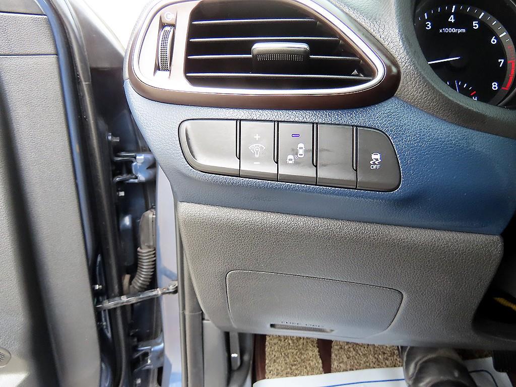 HYUNDAI i30 - Vista 12