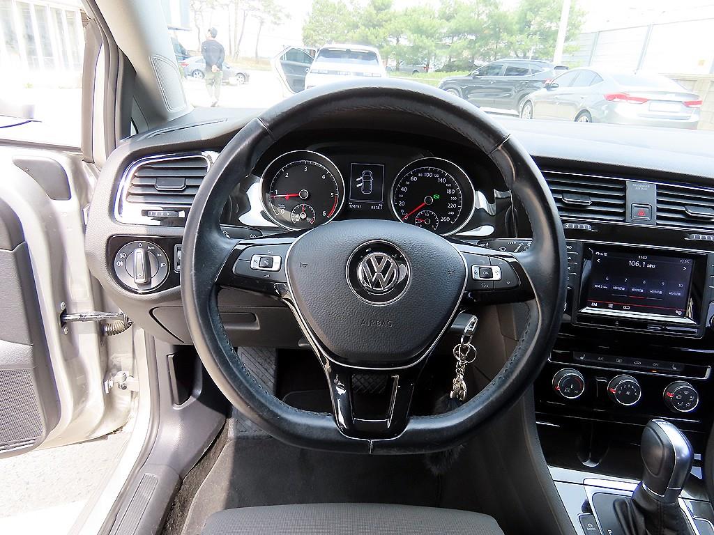 Volkswagen Golf - Vista 8