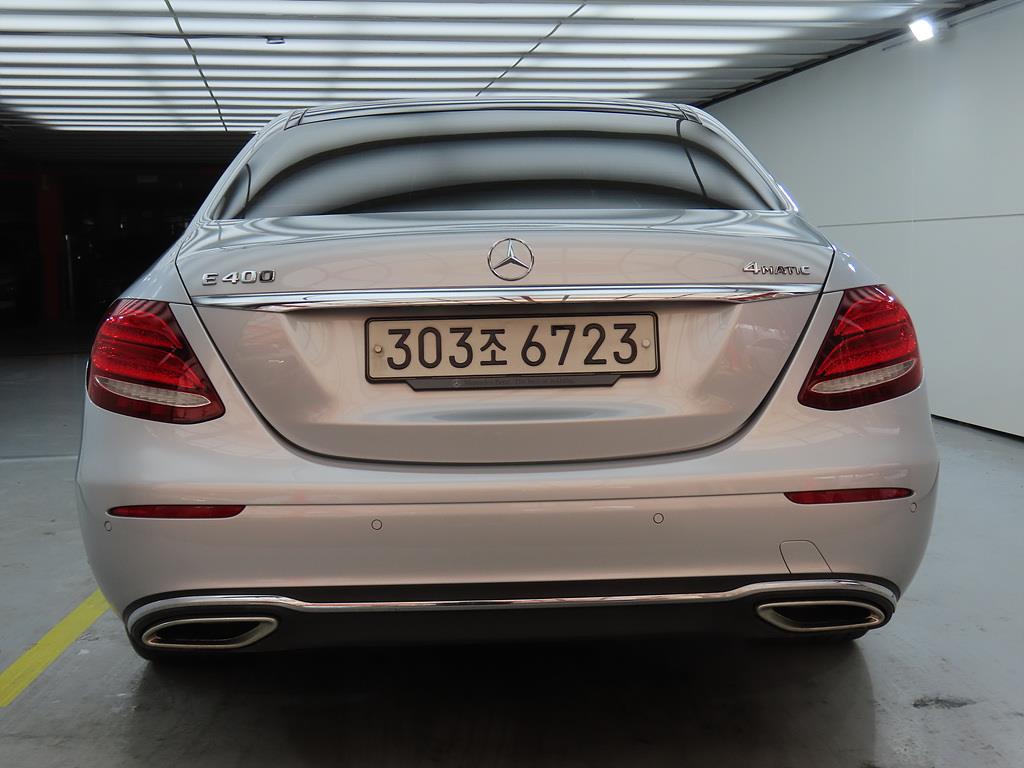 Mercedes Benz E class - Vista 4