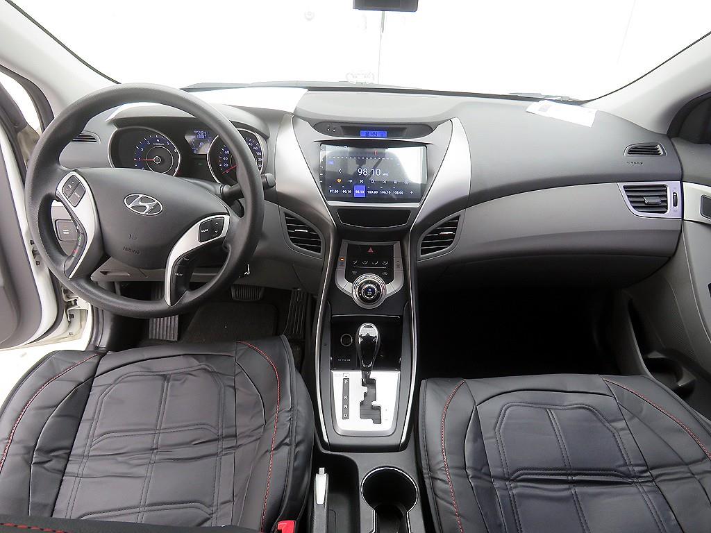 HYUNDAI Avante - Vista 7