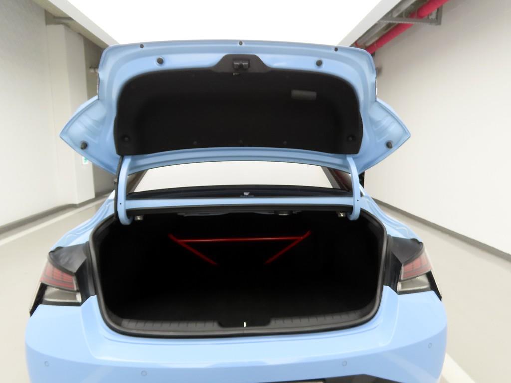 HYUNDAI Avante - Vista 5