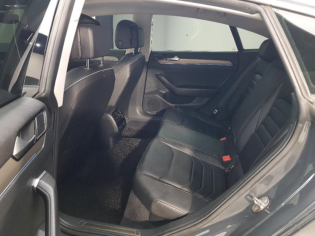 Volkswagen Arteon - Vista 9