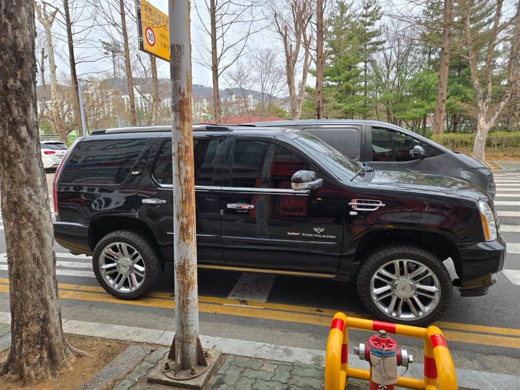 Cadillac Escalade 2011 Negro - Importación desde Corea - HF Imports Iquique - Foto 19