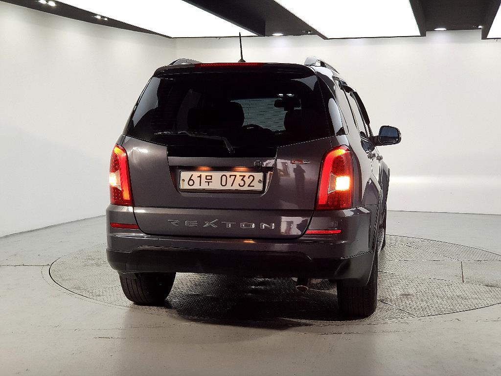 Ssangyong Rexton - Vista 3