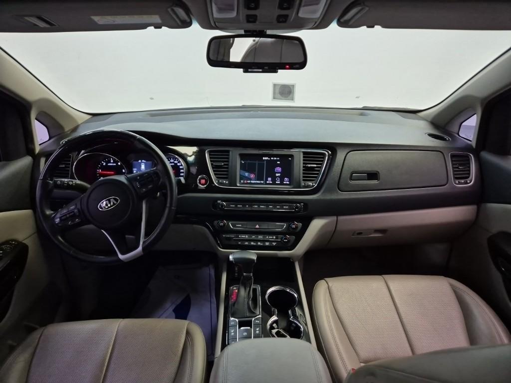 KIA Carnival - Vista 5