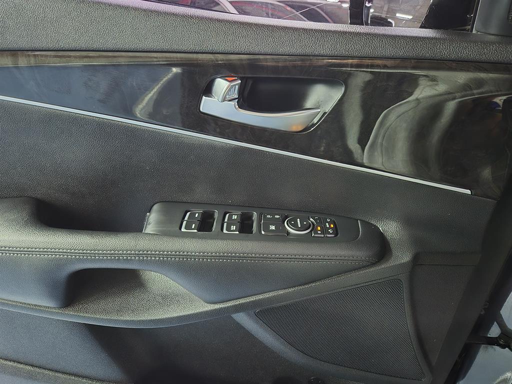 KIA Sorento - Vista 10