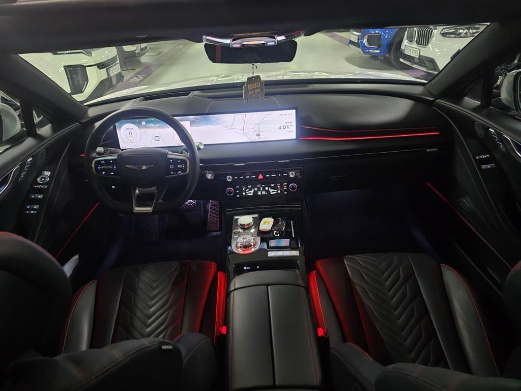 Genesis G80 - Vista 12