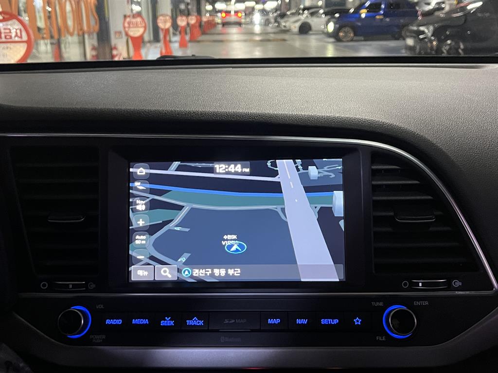 HYUNDAI Avante - Vista 8