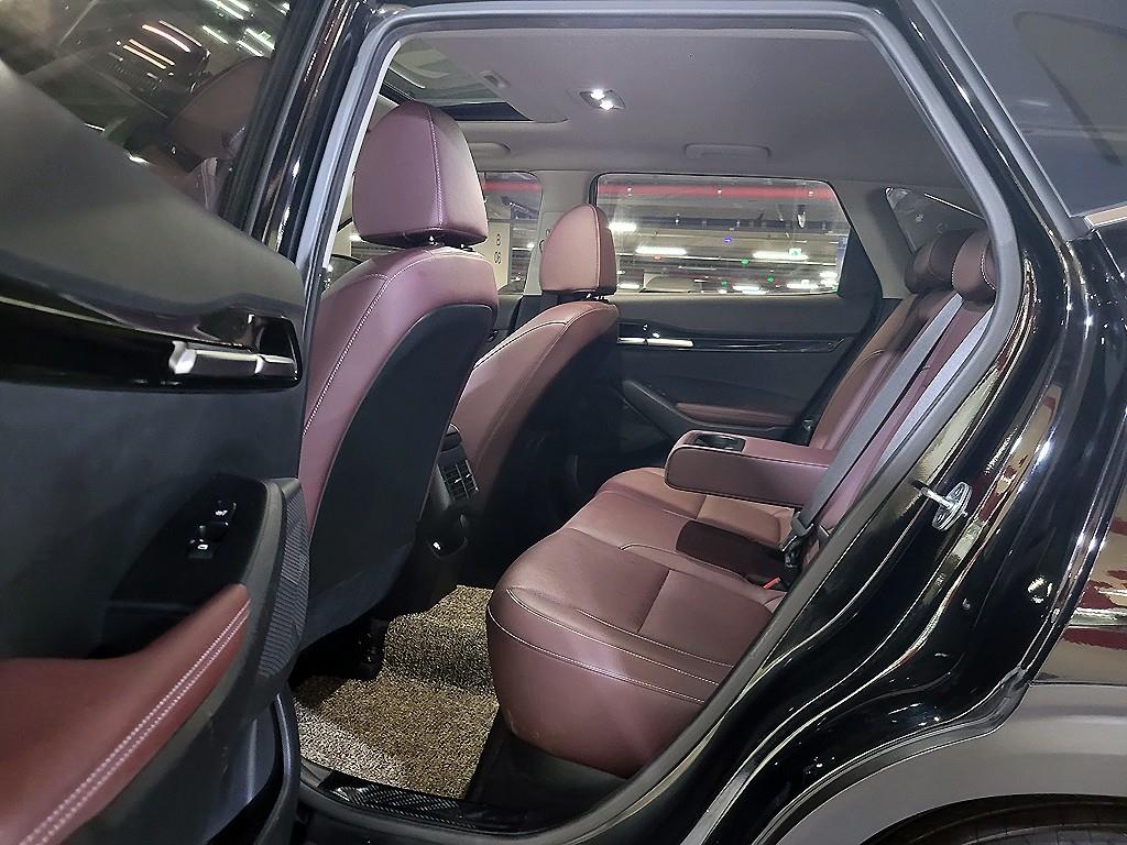 KIA Seltos - Vista 8