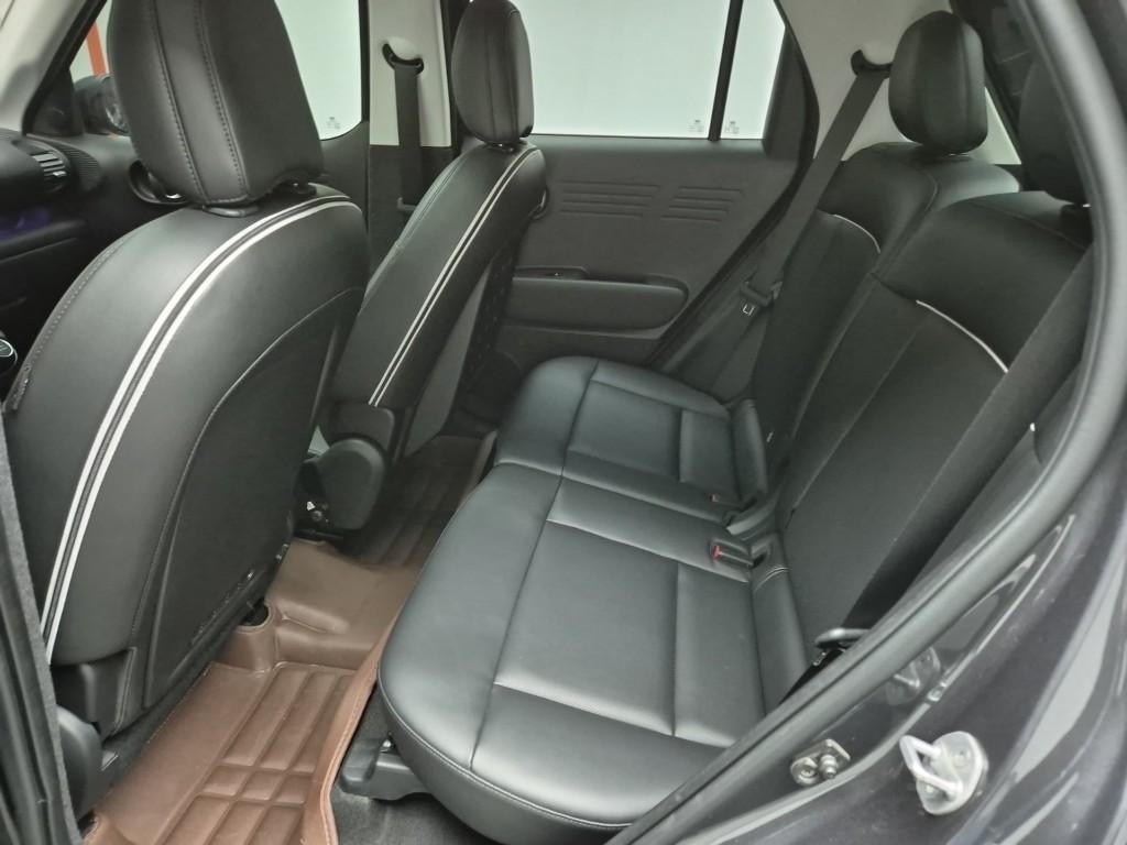 HYUNDAI Casper - Vista 12