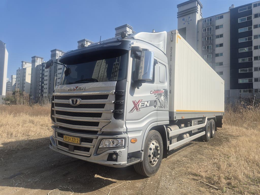 medium and large cargo truck - Vista 3