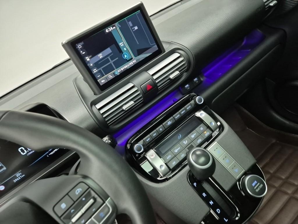 HYUNDAI Casper - Vista 10