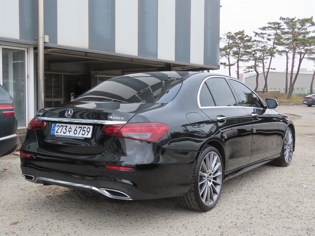 Mercedes Benz E class - Vista 5