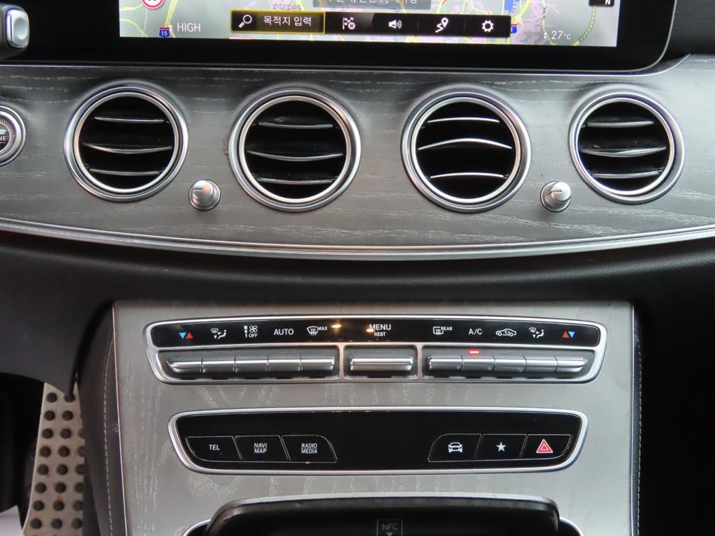 Mercedes Benz E class 2022 Negro - Importación desde Corea - HF Imports Iquique - Foto 12